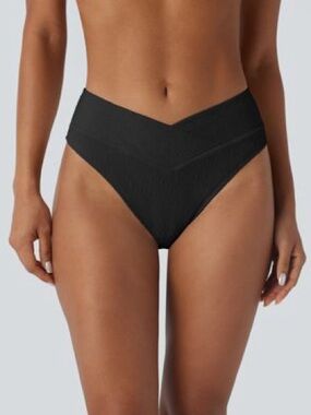 HALARA Black Crossover Texture Bikini Bottom Size Medium Chic, sexy,classy!